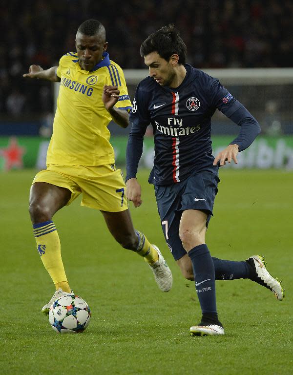 Paris Saint-Germain's Javier Pastore (R) challenges Chelsea's Ramires during their Champions League clash in Paris on February 17, 2015