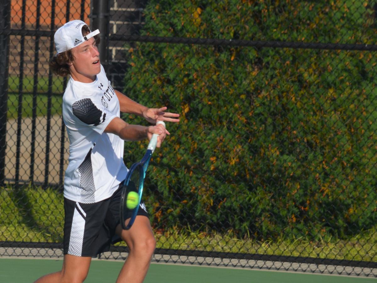 West Ottawa boys tennis tops Holland with doubles sweep