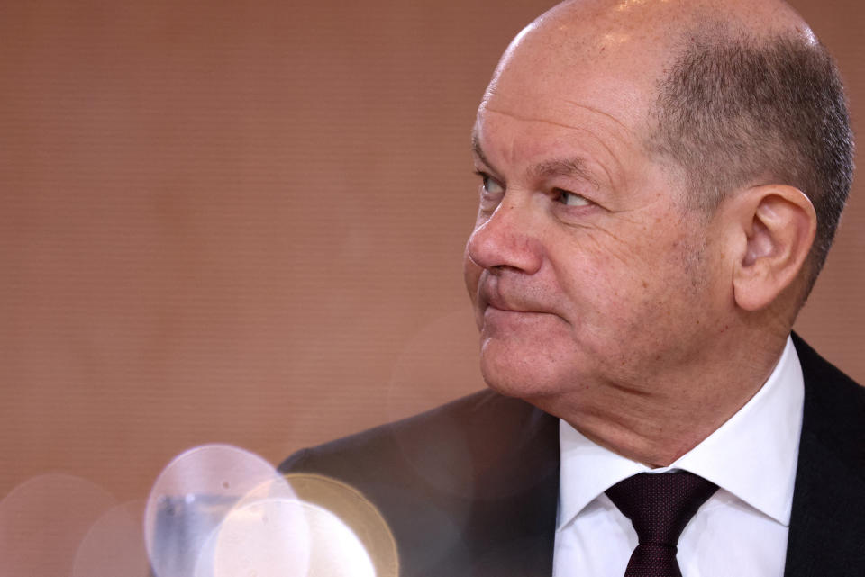 FOTO DE ARCHIVO: El canciller alemán Olaf Scholz asiste a la reunión semanal del gabinete en la Cancillería en Berlín, Alemania, 10 de abril de 2024. REUTERS/Liesa Johannssen/Foto de archivo