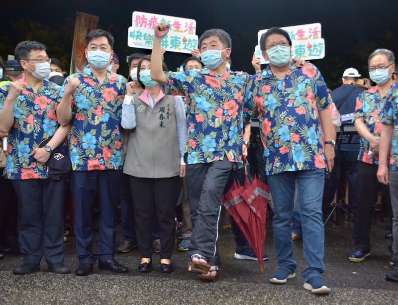 陳時中訪墾丁所穿花襯衫　詢問度爆表擬量產上市 (圖)