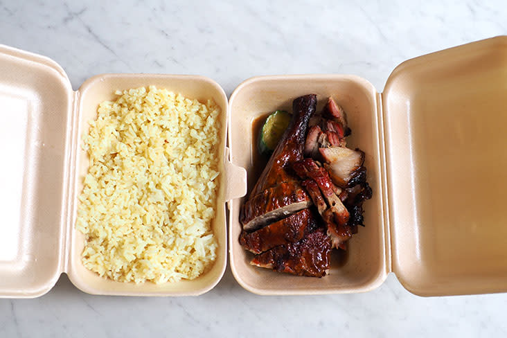 Your takeaway comes with a huge amount of rice that is paired with your choice of roasted meats whether it is duck, 'char siu' or even chicken