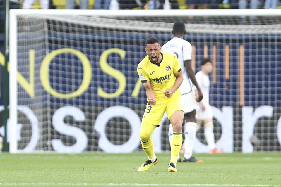 Villarreal's Francis Coquelin celebrates after Alexander Sorloth scored his side's fourth goal during the Spanish La Liga soccer match between Villareal and Real Madrid at Estadio De La Ceramica in Villareal, Spain, Sunday, May 19, 2024. (AP Photo/Alberto Saiz)