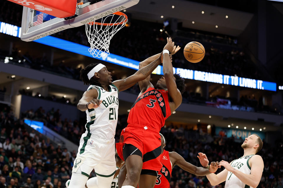 Jrue Holiday（防守者）蓋火鍋功力也很優異。（Photo by John Fisher/Getty Images）