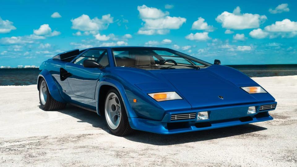 Rare Lamborghini Countach LP 400 S by Bertone Surfaces for Sale