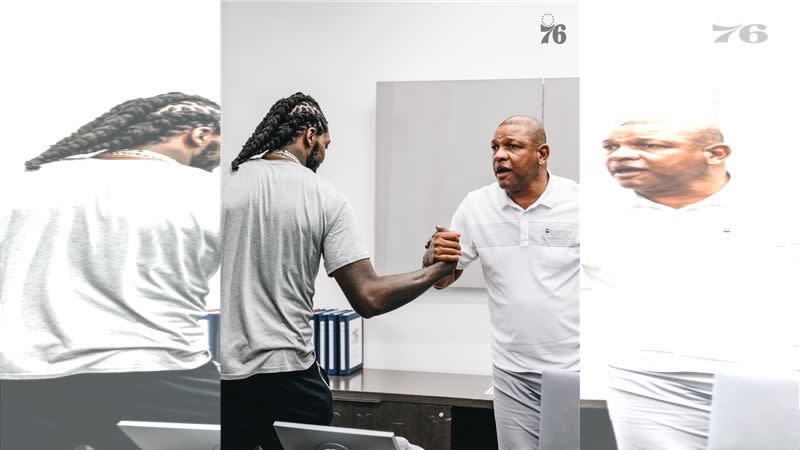 76人總教練瑞佛斯（Doc Rivers）在開季前鬧出推特帳號被駭風波。（圖／翻攝自76人推特）