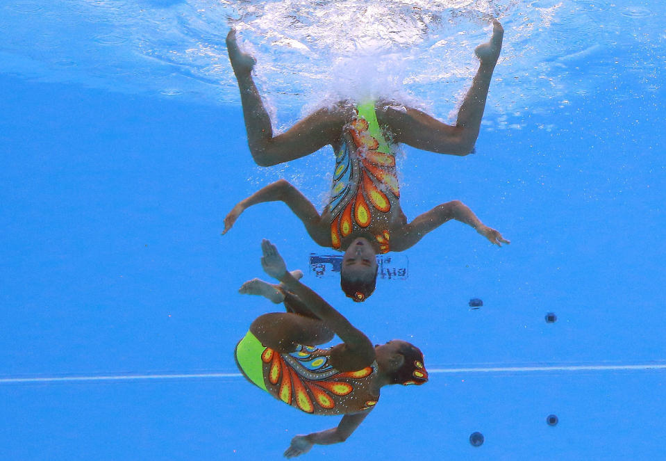 <p>Yukiko Inui and Mai Nakamura of Japan compete in the synchronized Women’s Duet Technical Preliminary at the 17th FINA World Aquatics Championships in, Budapest, Hungary, July 14, 2017. (Photo: Michael Dalder/Reuters) </p>