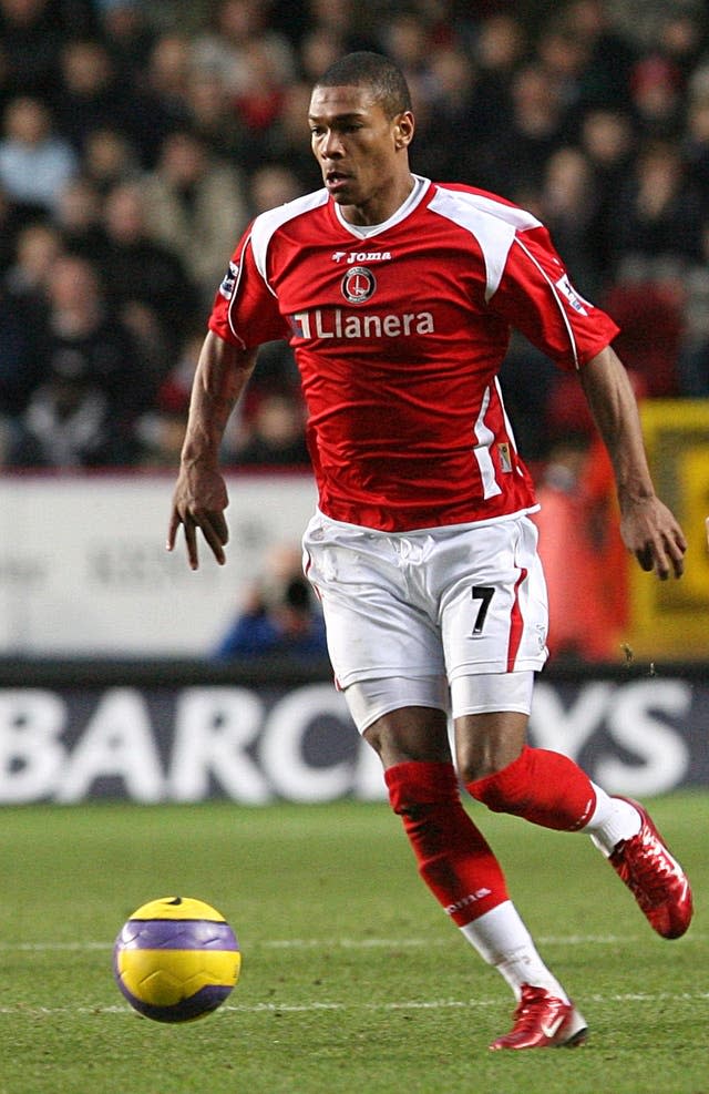 Marcus Bent playing for Charlton Athletic