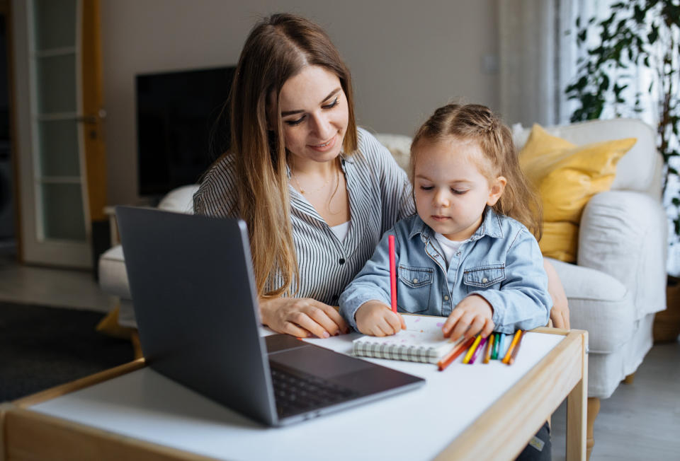 Parents can help their children feel more comfortable on screen.  (Photo: ozgurcankaya via Getty Images)