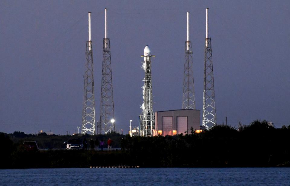 A SpaceX Falcon 9 remains on the launch pad at Cape Canaveral Space Force Station Thursday, October 6, 2022. Launch of the rocket, carrying Intelsat G-33 and 34, a pair of commercial communications satellites, was scrubbed due to a helium leak.  Craig Bailey/FLORIDA TODAY via USA TODAY NETWORK