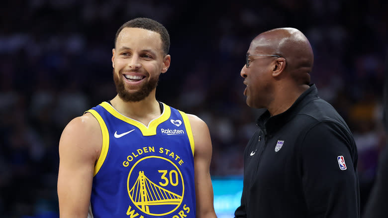 Stephen Curry smiling