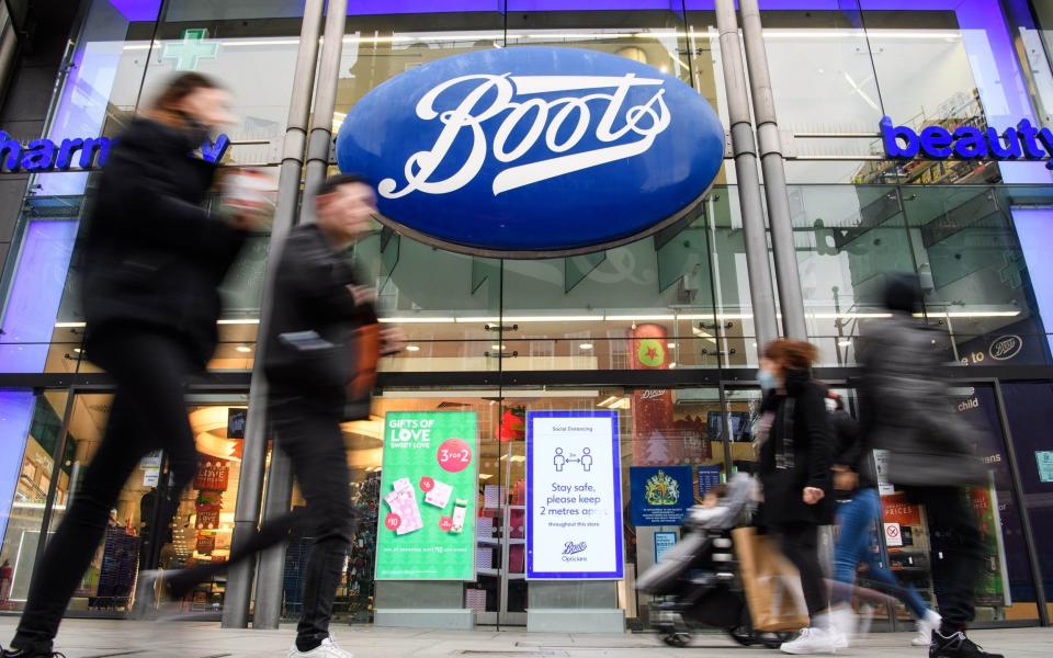 Boots chief to step down after sale falls through