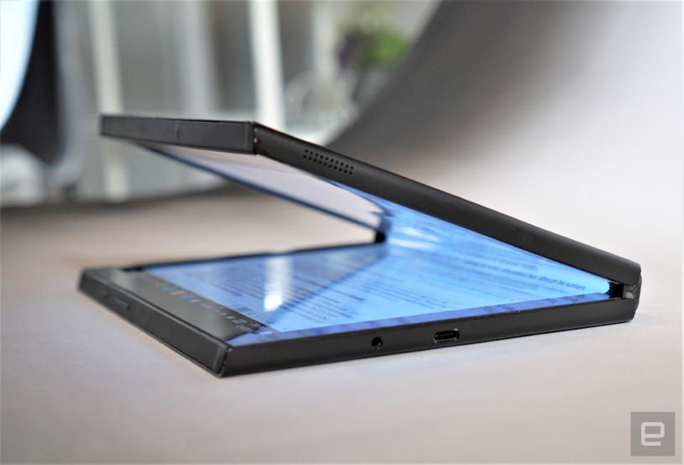 Dell "Concept Ori" folding tablet PC hands-on at CES 2020