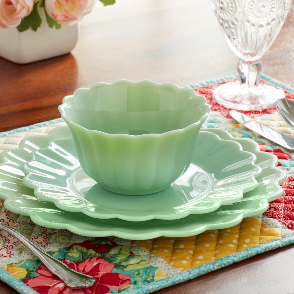 The Pioneer Woman Timeless Beauty Dinnerware Set