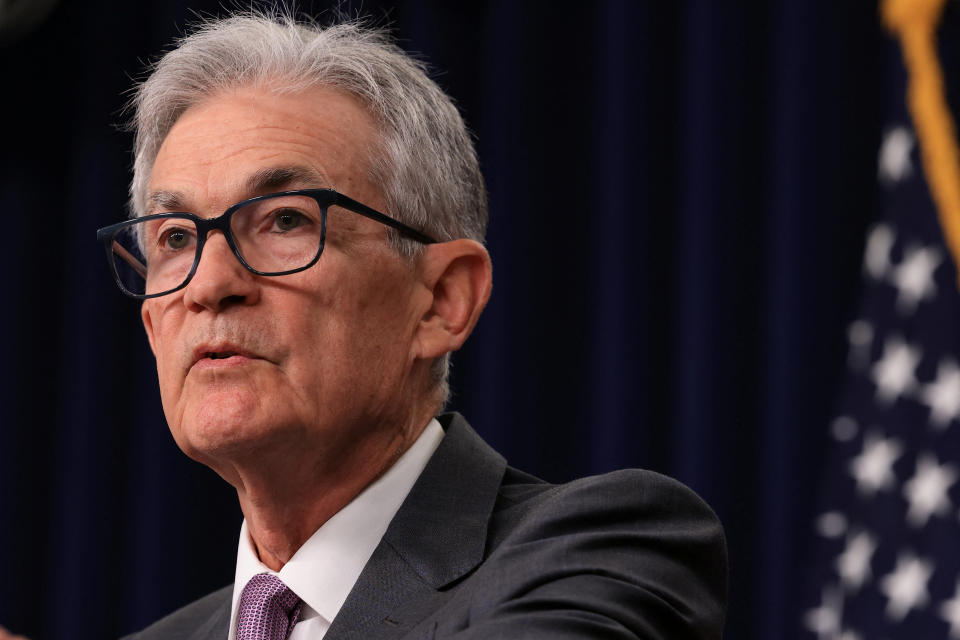 Az US Federal Reserve elnöke, Jerome Powell a Szövetségi Nyíltpiaci Bizottság kamatpolitikával foglalkozó kétnapos ülését követő sajtótájékoztatón beszél Washingtonban, 2024. július 31-én. REUTERS/Kevin Mohatt