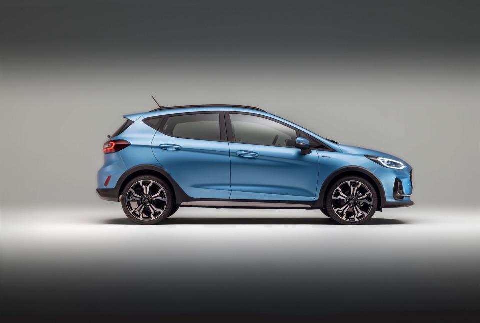 2021_FORD_FIESTA_STUDIO_ACTIVE_03.jpg