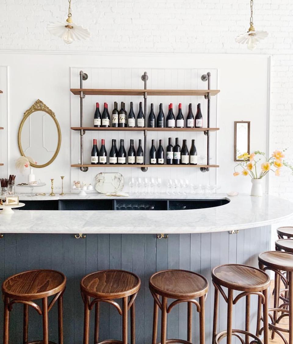 brunette wine bar in the catskills region of new york