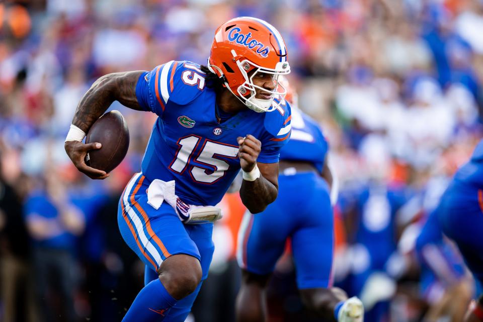 Florida Gators quarterback Anthony Richardson (15) runs with the ball during the first half against the South Carolina Gamecocks at Steve Spurrier Field at Ben Hill Griffin Stadium in Gainesville, FL on Saturday, November 12, 2022. [Matt Pendleton/Gainesville Sun]