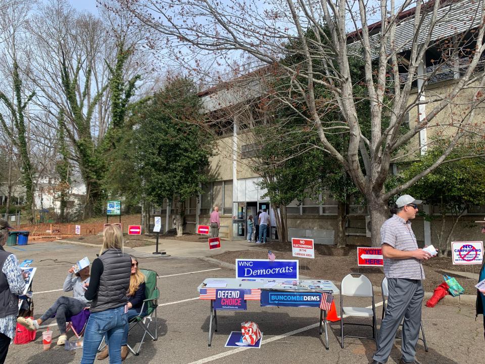 Scene outside the polling site at Oakley-Murphy Community Center on Super Tuesday, March 5, 2024.