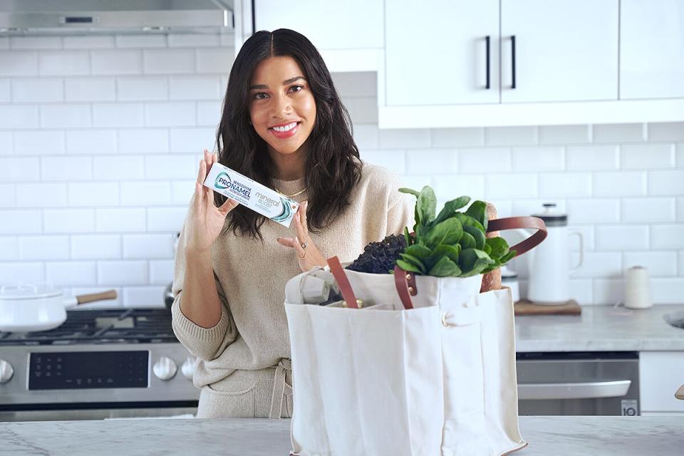 Health and Wellness Entrepreneur Hannah Bronfman for Pronamel® Mineral Boost; Courtesy Pronamel