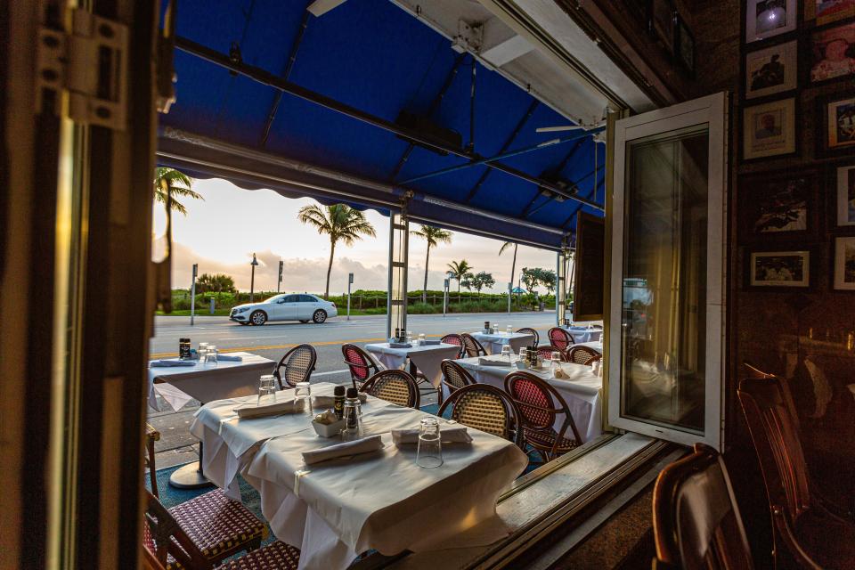 Caffe Luna Rosa serves brunch and dinner with beautiful views of the Atlantic Ocean.