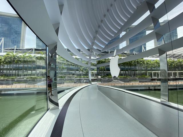 Apple Marina Bay Sands in Singapore unwrapped, opening soon