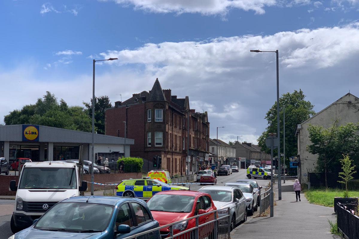 Police on Main Street, Baillieston, Glasgow <i>(Image: Newsquest)</i>