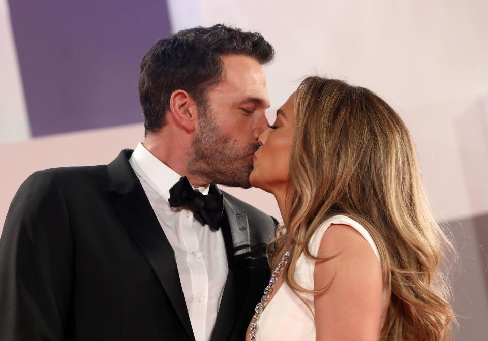 VENICE, ITALY - SEPTEMBER 10:  Ben Affleck and Jennifer Lopez attend the red carpet of the movie 