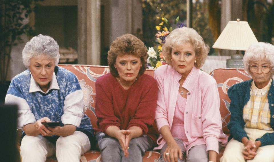 The cast of Golden Girls watch TV