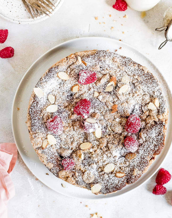 Рецепт крамбл кукис на русском. Бэрри кейк кофе. Берри кейк кофе. Raspberry Coffee. Coffee Cake.