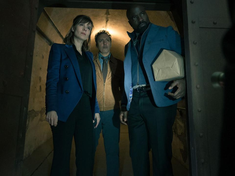 Katja Herbers as Kristen Bouchard, Aasif Mandvi as Ben Shakir and Mike Colter as David Acosta in "Evil" season 4,