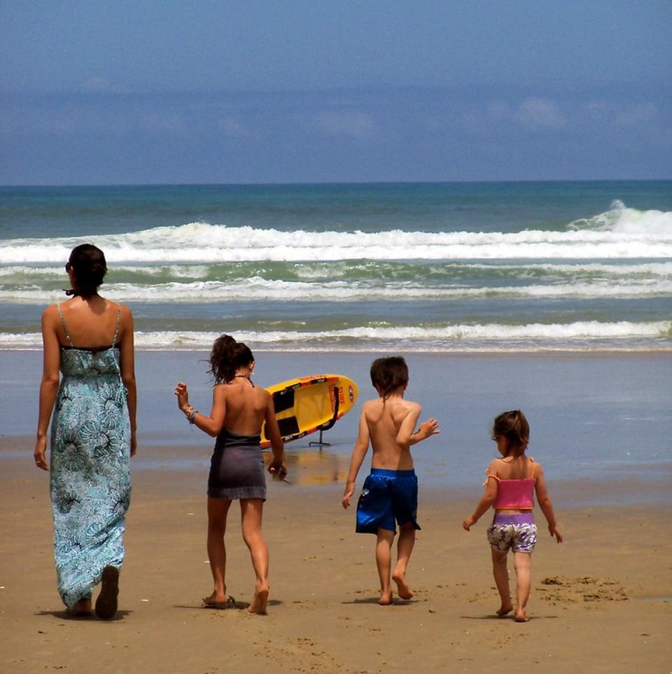 El tiempo de vacaciones ayuda a fortalecer los vínculos familiares. <a href="https://www.flickr.com/photos/rueful/6671265895/" rel="nofollow noopener" target="_blank" data-ylk="slk:Kiran Foster / Flickr;elm:context_link;itc:0;sec:content-canvas" class="link ">Kiran Foster / Flickr</a>, <a href="http://creativecommons.org/licenses/by/4.0/" rel="nofollow noopener" target="_blank" data-ylk="slk:CC BY;elm:context_link;itc:0;sec:content-canvas" class="link ">CC BY</a>