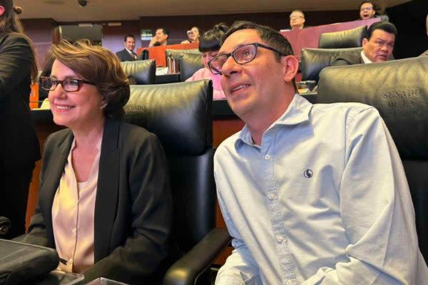 Patricia Mercado y Rodrigo Cordera presencian aprobación de iniciativa Ley Silla en el Senado, el 20 de febrero. Foto: X @Rocordera