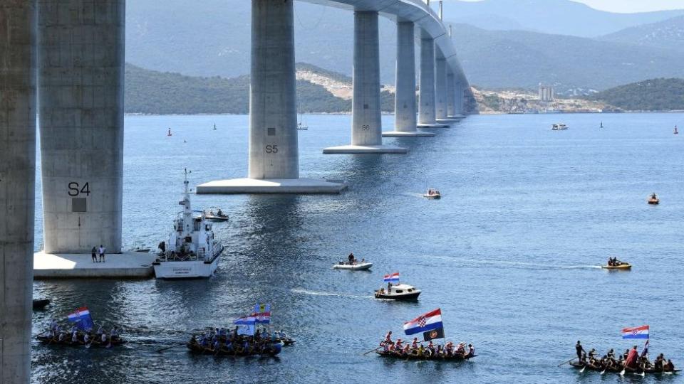 佩列沙茨大橋