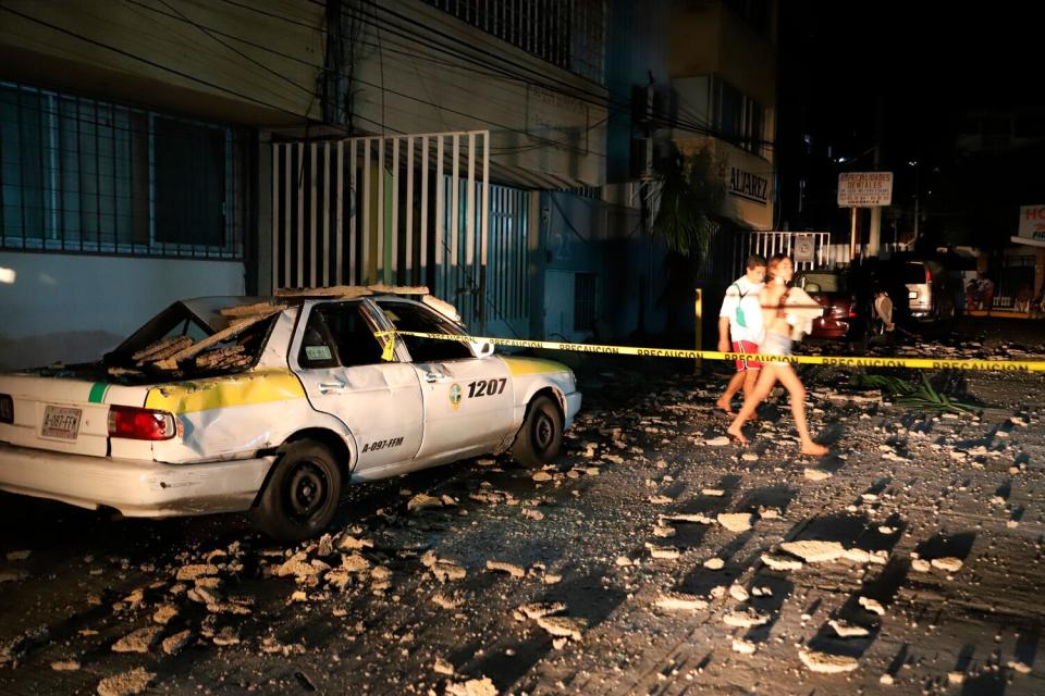 Aftermath of a 7.0 magnitude earthquake in Acapulco