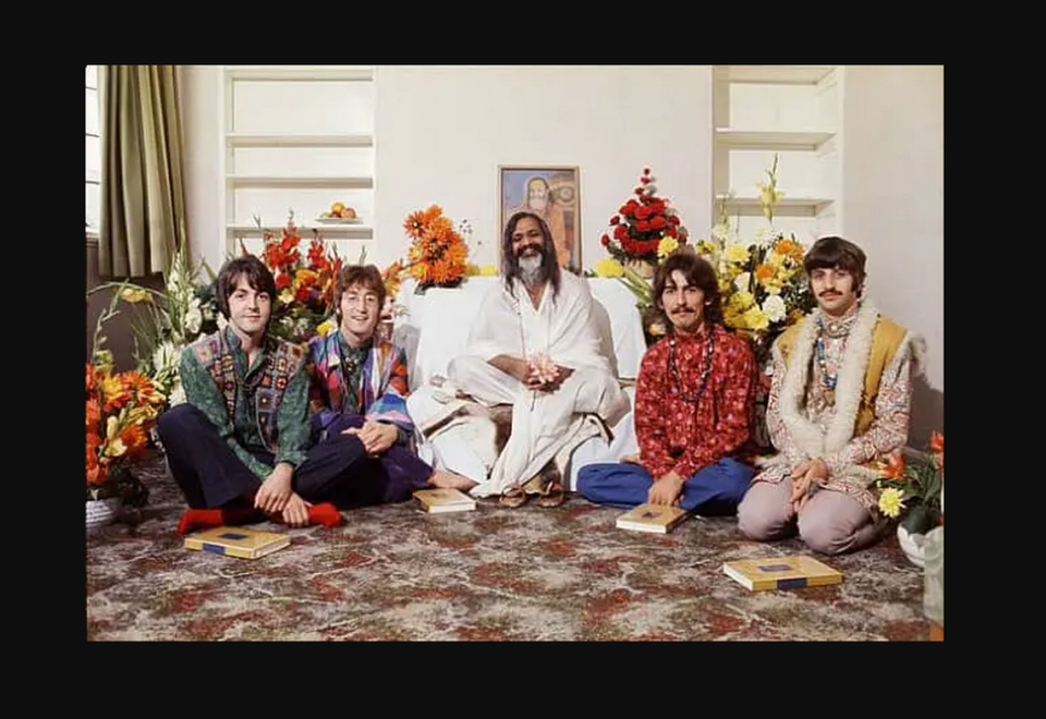 Maharishi Mahesh Yogi fue un gurú de la India que conoció a los Beatles en 1967.