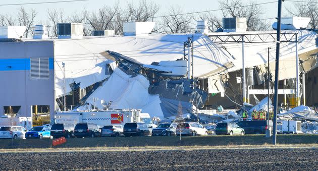 Recovery operations were underway after the partial collapse of an Amazon Fulfillment Center in Edwardsville, Illinois, on Dec. 12, 2021. (Photo: TIM VIZER via Getty Images)