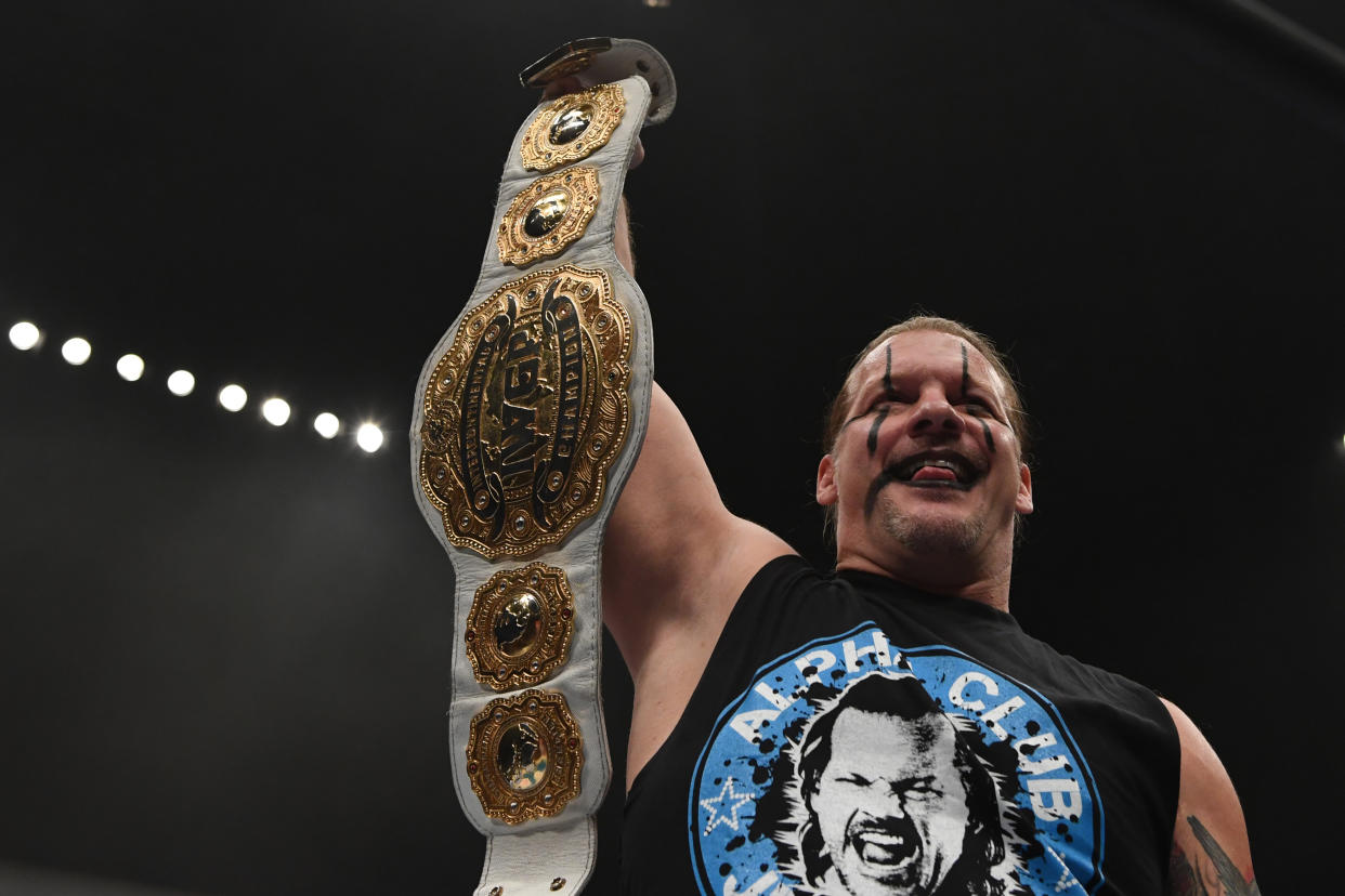 Chris Jericho, bajo su faceta de The Painmaker, posa con el Campeonato Intercontinental de la IWGP en New Japan Pro Wrestling durante 2018. (Etsuo Hara/Getty Images)