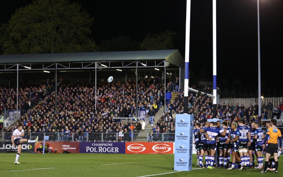 Owen Farrell of Saracens kicks the match-winning penalty during the Premiership match against Bath on April 26, 2024