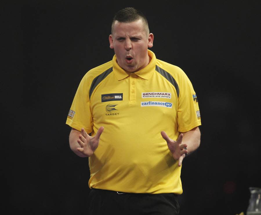 Freuen kann sich auch Dave Chisnall. Der Engländer glänzt gegen den Niederländer Christian Kist mit einem Durchschnitt von 102, 85 Punkten