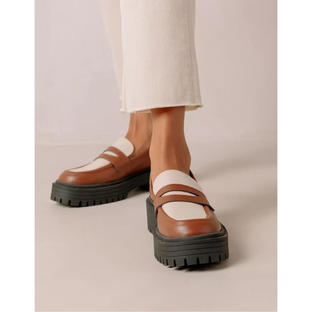 <p><a href="https://go.redirectingat.com?id=74968X1596630&url=https%3A%2F%2Fwww.urbanoutfitters.com%2Fshop%2Fsvegan-by-alohas-mask-vegan-leather-platform-lug-loafer&sref=https%3A%2F%2Fwww.cosmopolitan.com%2Fstyle-beauty%2Ffashion%2Fa60296184%2Ftaylor-swift-travis-kelce-nobu-malibu-date-outfit%2F" rel="nofollow noopener" target="_blank" data-ylk="slk:Shop Now;elm:context_link;itc:0;sec:content-canvas" class="link rapid-noclick-resp">Shop Now</a></p><p>SVEGAN Mask Vegan Leather Platform Loafer</p><p>urbanoutfitters.com</p><p>$84.00</p>