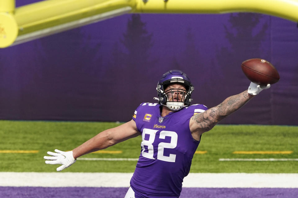 Minnesota Vikings tight end Kyle Rudolph (82) made a one-handed touchdown catch during the second half of an NFL football game against the Tennessee Titans, Sunday, Sept. 27, 2020 in Minneapolis. (Anthony Souffle/Star Tribune via AP)