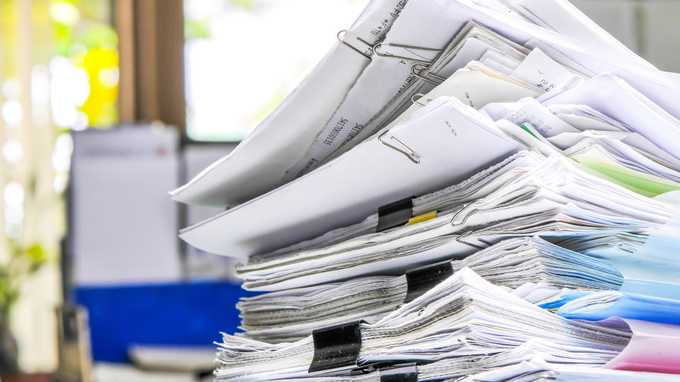 disorganized-paperwork