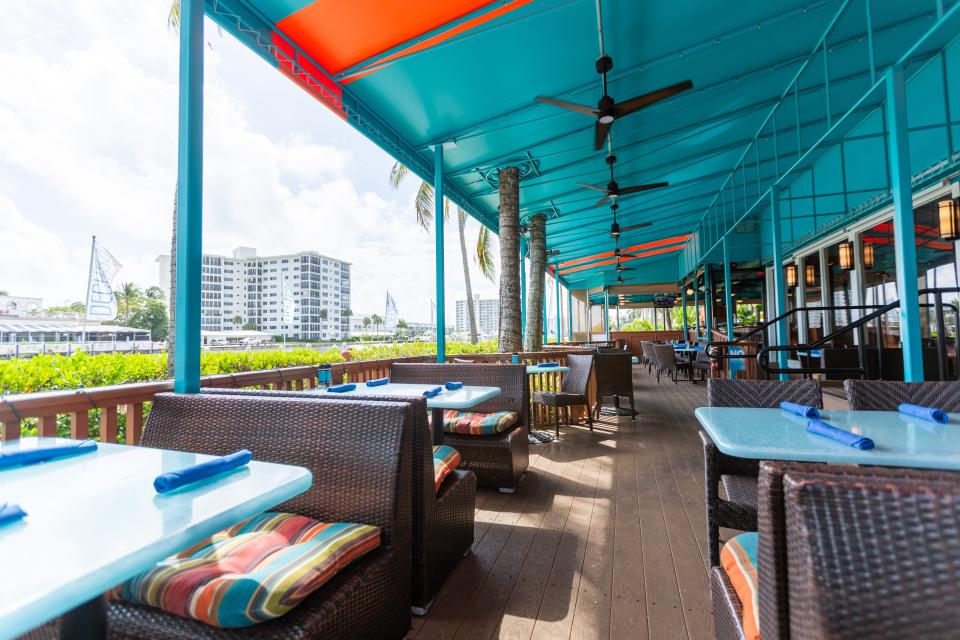 In addition to fabulous food and views of the Intracoastal Waterway, patrons can bring their well-behaved dogs with them.