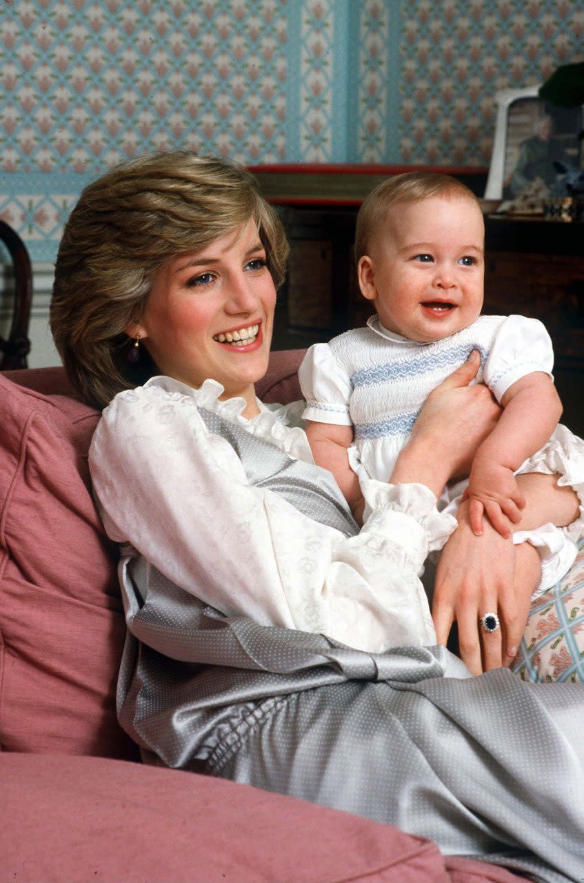 LONDON, UNITED KINGDOM - FEBRUARY 01: Princess Diana Holding Her Baby Son, Prince William, At Kensington Palace. (Photo by Tim Graham Photo Library via Getty Images)