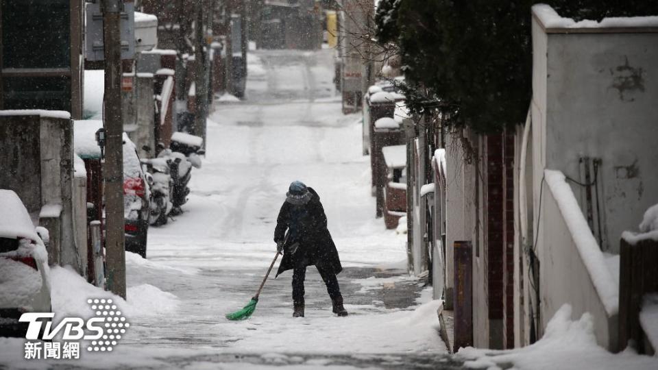 受到冷氣團影響，南韓首爾與諸多地區都出現低溫和降雪。（圖／達志影像路透社）