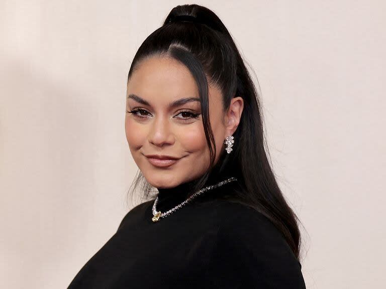 Vanessa Hudgens mostró por primera vez su embarazo, en la alfombra roja de los premios Oscar 2024