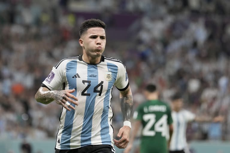 Enzo Fernández celebra tras anotar el segundo gol de la Argentina en la victoria 2 a 0 ante México en el Mundial