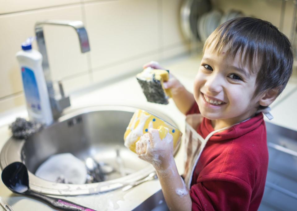 Supporting children by talking through tactile experiences and new words helps their vocabulary grow. (Shutterstock)