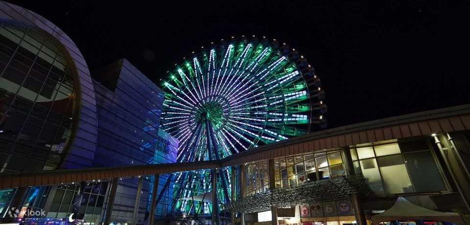 Miramar Entertainment Park Ferris Wheel Ticket in Taipei. (Photo: Klook SG)