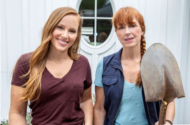 <p>Aaron Rapoport/Corbis/Getty</p> Mina Starsiak Hawk with her mother, Karen Laine